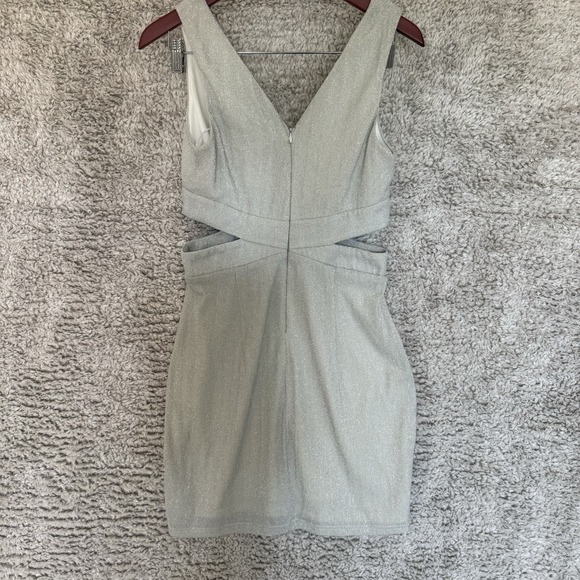 Lulus Mini Dress Women M Silver Side Cut Out Sleeveless Party Cocktail New Years - Picture 2 of 8
